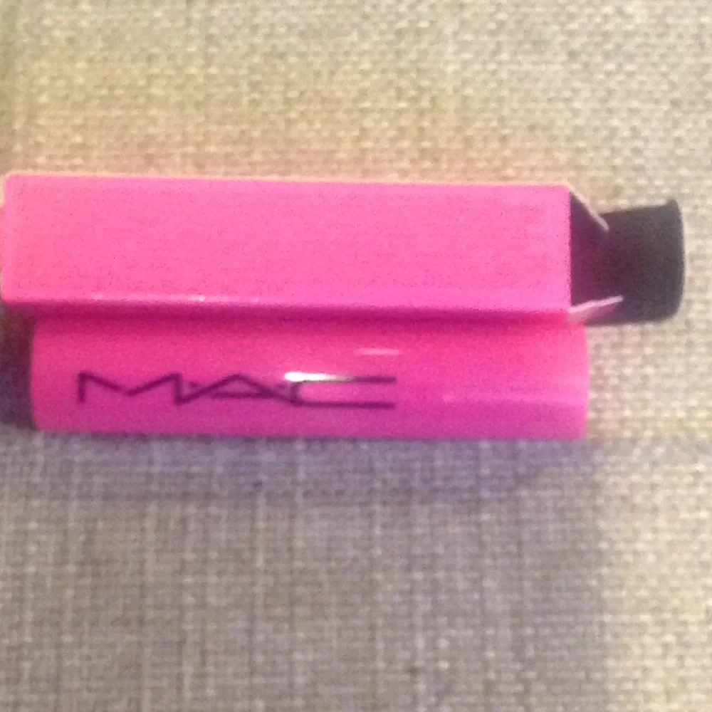 MAC Squirt Plumping LipGloss Stick (Amped/13) NWT
